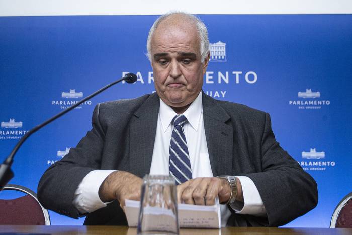 Gustavo Penadés en el Parlamento (29.03.2023). · Foto: Ernesto Ryan