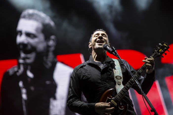 Ricardo Mollo de Divididos, durante una actuación en el Cosquín Rock, en la Rural del Prado (archivo, 2023). · Foto: Camilo dos Santos