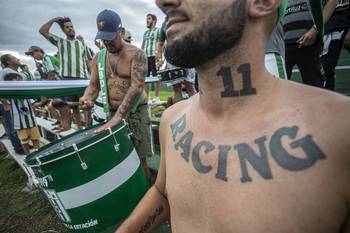 Hinchada de Racing (archivo, 2023). · Foto: Ernesto Ryan