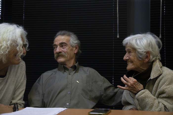 Elena Zaffaroni, Ignacio Errandonea y Alba Gonzalez de Madres y Familiares de Detenidos Desaparecidos. (archivo, mayo de 2023). · Foto: Ernesto Ryan