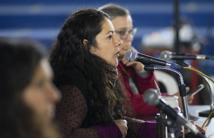 Paola López, durante una asamblea de Ademu (archivo, mayo de 2023). · Foto: Alessandro Maradei