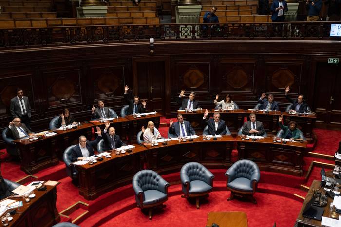 Votación del desafuero de Gustavo Penadés, el 7 de junio en la Cámara de Senadores del Palacio Legislativo. · Foto: Mara Quintero