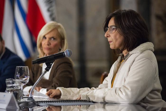 Beatríz Argimón y Karina Tassino, el 15 de junio, en el Palacio Legislativo. · Foto: Alessandro Maradei