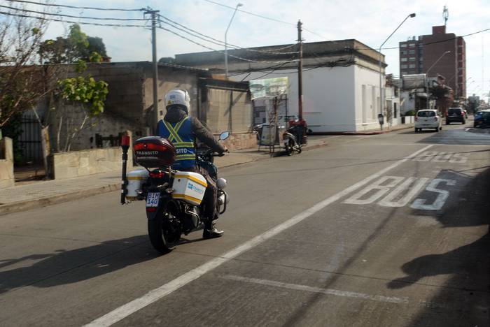 Foto principal del artículo 'Convocan a una movilización social contra la “cacería de trabajadores en moto” en Maldonado' · Foto: Virginia Martínez Díaz