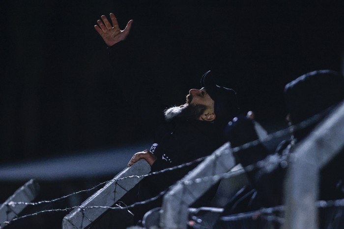 Hinchas de Wanderers, en el estadio Parque Palermo. (archivo, 2023) · Foto: Ernesto Ryan