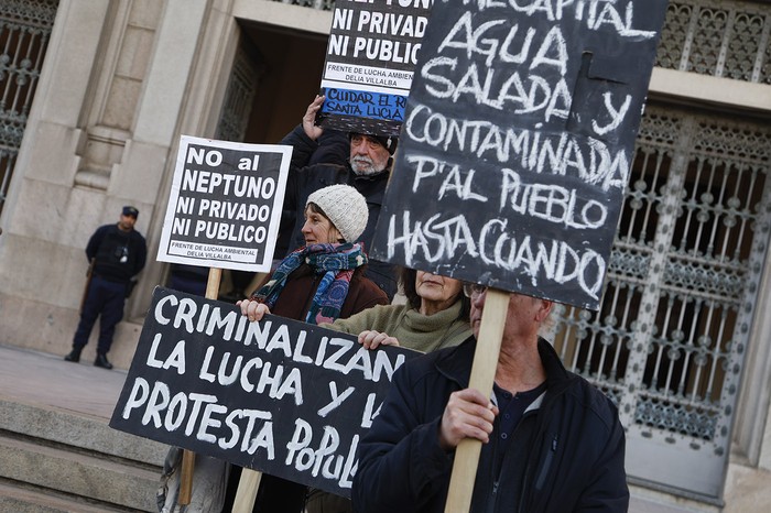 Manifestación contra el proyecto Neptuno. · Foto: Gianni Schiaffarino