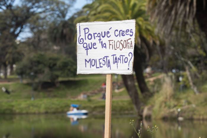 Movilización de docentes de Filosofía, el 9 de setiembre, en el Parque Rodó. · Foto: Sofía Torres