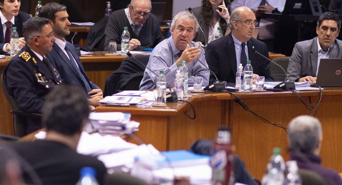 Luis Alberto Heber en comisión del Senado (13.09.2023). · Foto: Ernesto Ryan