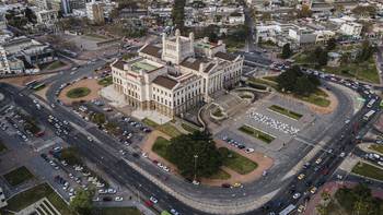 Vista del Palacio Legislativo, en Montevideo (archivo). · Foto: Ernesto Ryan