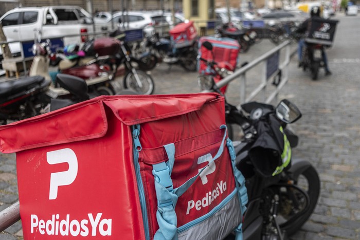 Foto principal del artículo 'PIT-CNT insta al nuevo Parlamento a derogar la ley que regula trabajo en plataformas digitales' · Foto: Ernesto Ryan