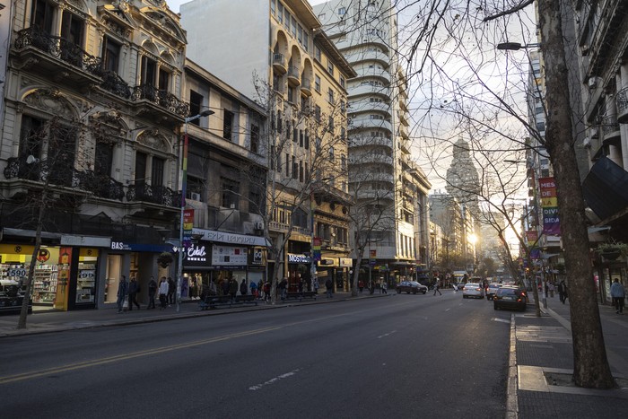 Avenida 18 de Julio, Montevideo. · Foto: Camilo dos Santos