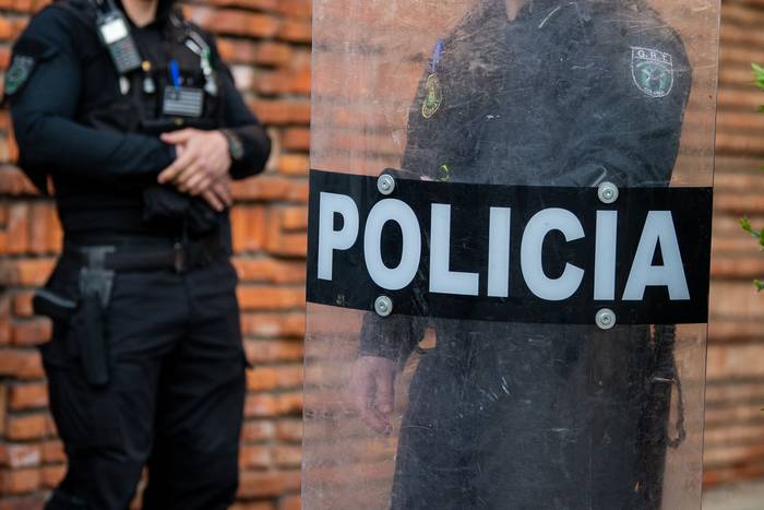 Foto principal del artículo 'Dos policías fueron emboscados en una persecución en Malvín Norte' · Foto: Ignacio Dotti