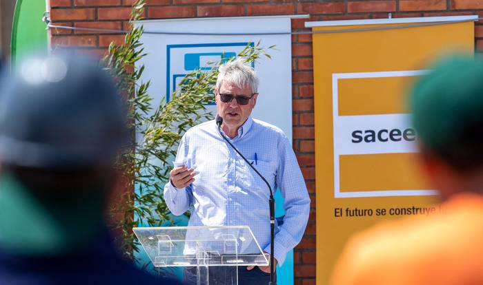 Raúl Montero, presidente de OSE, este martes, durante la inauguración de la primera planta de tratamiento de aguas residuales en Colonia del Sacramento. · Foto: Ignacio Dotti