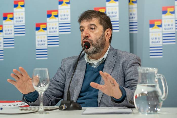 Fernando Pereira, el 14 de octubre, durante una conferencia de prensa en la Huella de Seregni, en Montevideo. · Foto: Rodrigo Viera Amaral