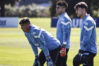 Sergio Rochet, Santiago Mele y Franco Israel, durante un entrenamiento en el Complejo Celeste (archivo). · Foto: Ernesto Ryan