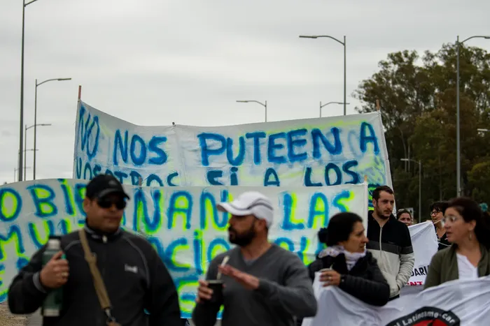 Movilización de trabajadores tras cierre de Frigorífico Rosario (archivo, 2023) · Foto: Ignacio Dotti