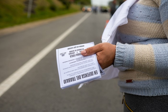 Movilización de trabajadores de la Federación de Obreros de la Industria Cárnica en Colonia. · Foto: Ignacio Dotti