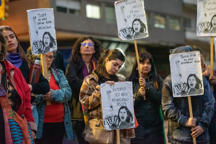 Alerta feminista en el Centro de Montevideo (archivo, noviembre de 2023). Foto: Martín Varela Umpiérrez