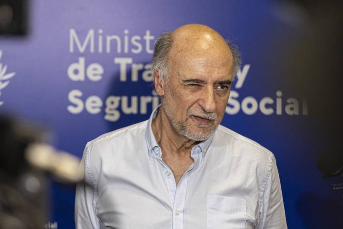 Pablo Mieres, el 21 de noviembre, en conferencia de prensa en el Ministerio de Trabajo y Seguridad Social. · Foto: Ernesto Ryan