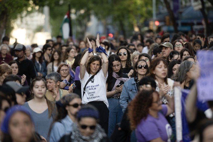 Marcha por el Día Internacional de Eliminación de la Violencia contra las Mujeres, en el centro de Montevideo (archivo, 2023). · Foto: Mara Quintero