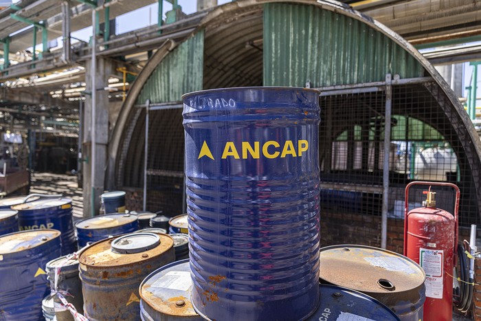 Refinería de Ancap en La Teja. · Foto: Ernesto Ryan