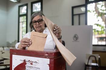 Durante una votación en la Facultad de Ciencias Económicas y de Administración (archivo, noviembre de 2023). · Foto: Mara Quintero