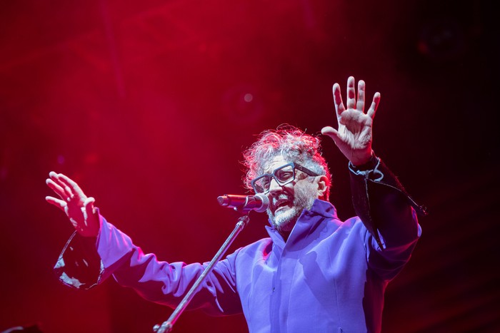 Fito Páez, durante la gira _El amor 30 años después del amor_, en la rambla de Montevideo (archivo, 2023). · Foto: Rodrigo Viera Amaral