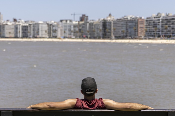 Foto principal del artículo 'Inumet pronosticó temperaturas cálidas para el fin de semana con máximas superiores a 20ºC en Montevideo' · Foto: Ernesto Ryan