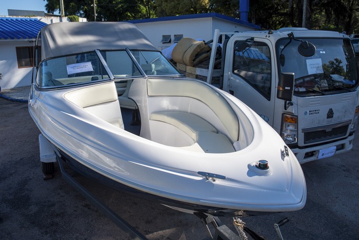 Vehículos requisados en operativo antidrogas. (archivo, enero de 2024) · Foto: Martín Varela Umpiérrez