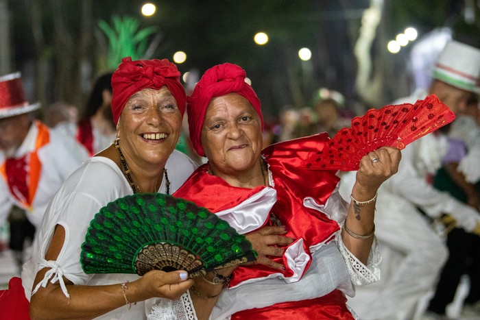 Comparsa Burundí de Colonia del Sacramento, durante el Desfile de Llamadas 2024, en Colonia. · Foto: Ignacio Dotti