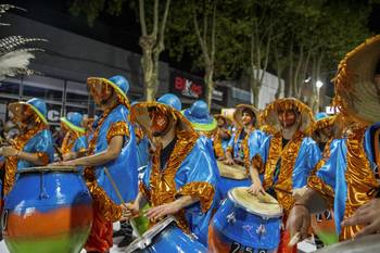 Desfile de Llamadas en Colonia del Sacramento (archivo, febrero de 2024). · Foto: Ignacio Dotti