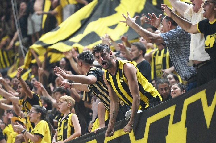 Hinchada de Peñarol (archivo). · Foto: Alessandro Maradei