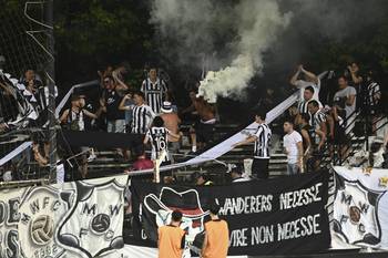 Hinchas de Montevideo Wanderers en el Parque Viera (archivo, febrero de 2024). · Foto: Alessandro Maradei