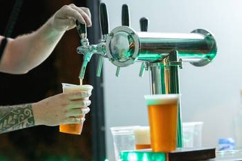 Canillas de cervezas artesanales en Colonia. · Foto: Ignacio Dotti