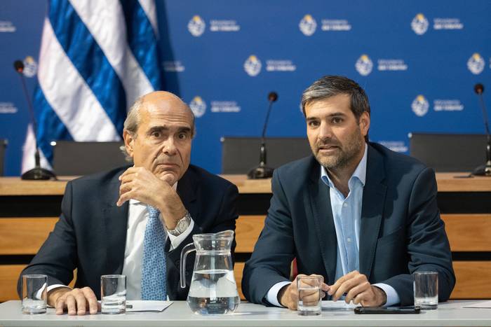 Pablo Abdala y Nicolás Martinelli en el Ministerio del Interior. · Foto: Mara Quintero