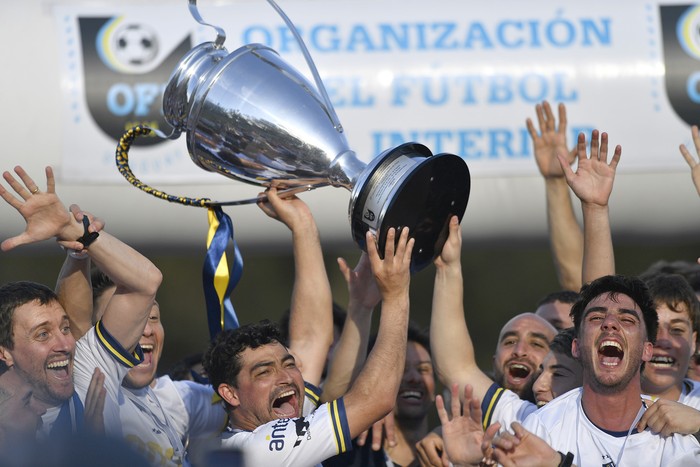 Porongos Campeón de la 20ª Copa Nacional de Clubes, el 28 de setiembre, en el estadio Juan A. Lavalleja, en Trinidad, Flores. · Foto: Fernando Morán, Agencia Gamba