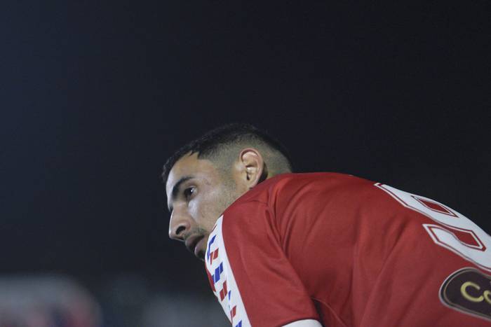 Walter Domínguez, de Mercedes, previo a su ingreso en el segundo tiempo del partido ante Maldonado, en la 20ª Copa Nacional de Selecciones, en el Estadio Álvaro Pérez, en San Carlos (archivo, marzo de 2024). · Foto: Fernando Morán