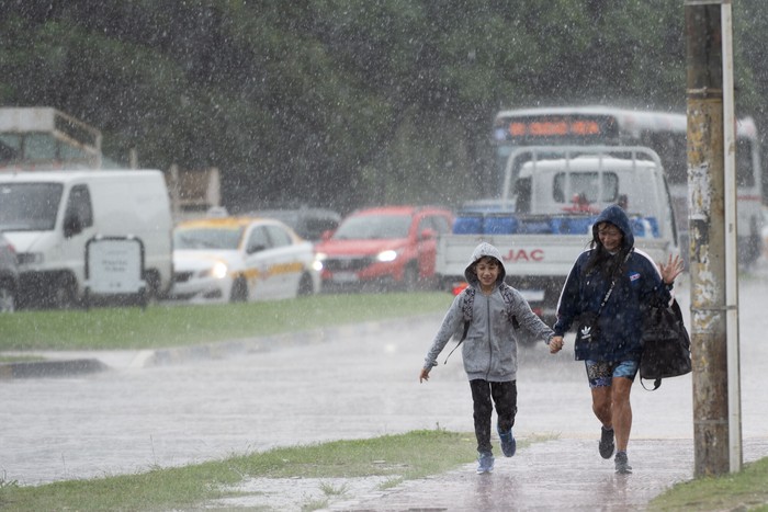 Foto principal del artículo 'Rigen alertas amarilla y naranja por “tormentas fuertes y precipitaciones puntualmente copiosas”' · Foto: Mara Quintero