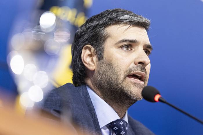 Nicolás Martinelli, durante una conferencia de prensa (archivo, marzo de 2024). · Foto: Camilo dos Santos