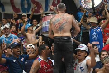 Hinchada de Nacional durante un partido de la Liga Uruguaya de Basquetbol (archivo, 2024). · Foto: Alessandro Maradei