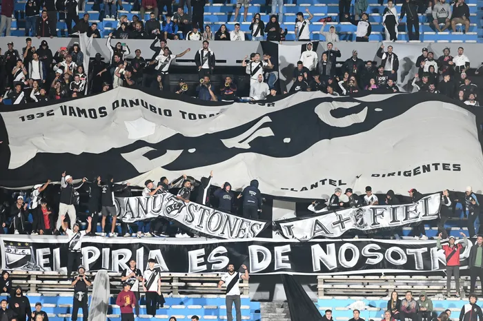 Hinchada de Danubio (archivo, 2024). · Foto: Alessandro Maradei
