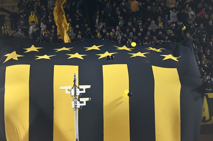 Hinchada de Peñarol (archivo, abril de 2024). · Foto: Alessandro Maradei