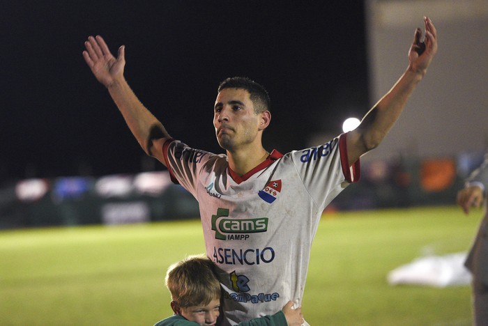 Walter Domínguez, al final del partido Mercedes versus Paysandú, revancha de las finales de la 20ª Copa Nacional de Selecciones el 13 de abril de 2024, en el Estadio Luis Köster, en Mercedes. · Foto: Fernando Morán