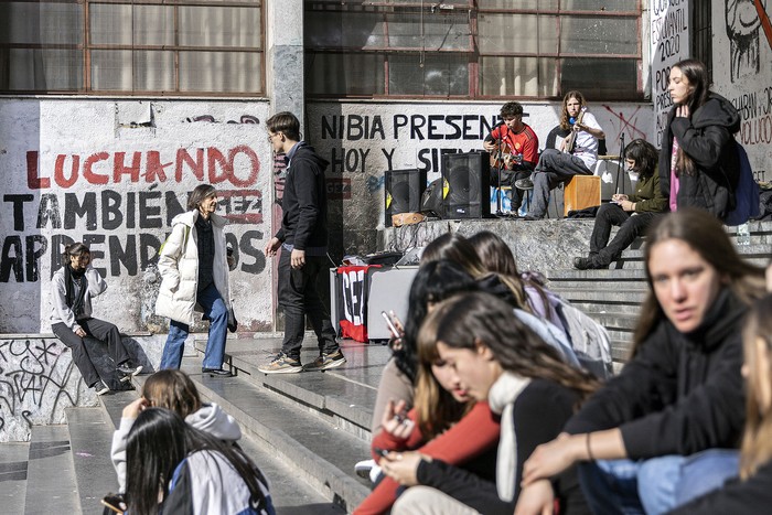 Foto principal del artículo 'Profesores convocan a paro de 24 horas en Montevideo este viernes por “reiterados hechos de violencia en liceos”' · Foto: Ernesto Ryan