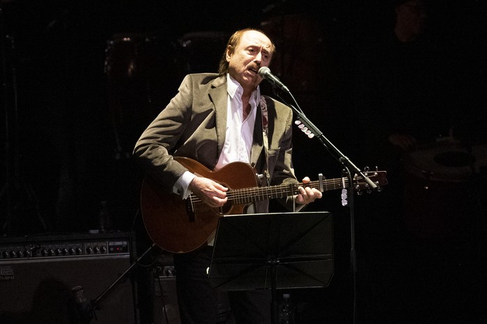 Jaime Roos durante su show en el Auditorio Adela Reta (archivo, mayo de 2024). · Foto: Alessandro Maradei