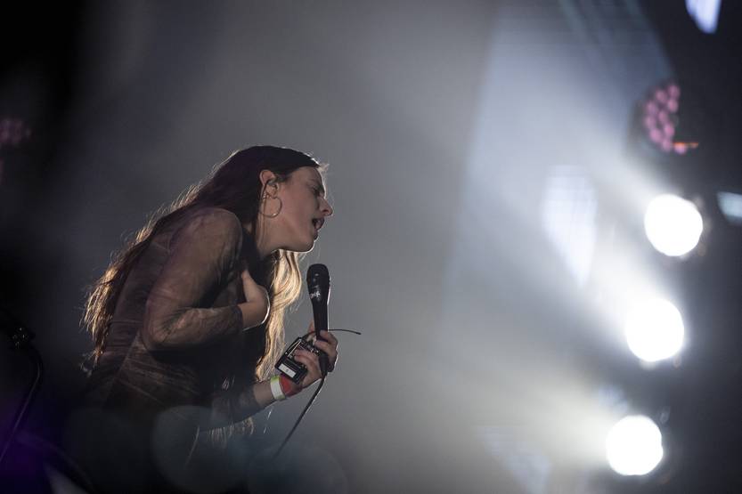 20251126 CARTELERA NIÑA LOBO