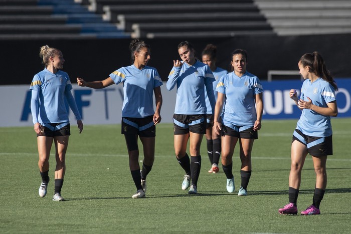 La Selección Mayor durante un entrenamiento en el estadio Charrúa (archivo). · Foto: Alessandro Maradei