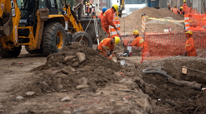 Foto principal del artículo 'Desvíos de ómnibus en avenida Italia por comienzo de obras' · Foto: Gianni Schiaffarino