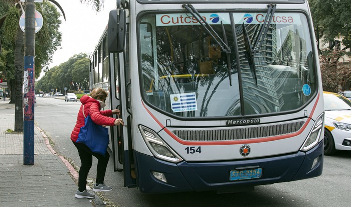 Foto principal del artículo 'Líneas 21, 370 y 427 cambian parte de su recorrido durante tres semanas, informó la Intendencia de Montevideo' · Foto: Rodrigo Viera Amaral