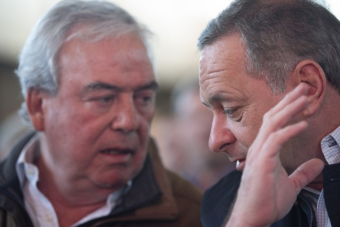 Luis Alberto Heber y Álvaro Delgado durante el congreso herrerista. · Foto: Gianni Schiaffarino